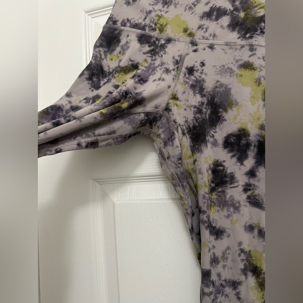 Lululemon Align High-Rise Pant 28"
Radial Tie Dye Mauve Grey Multi size 4 - Picture 4 of 6